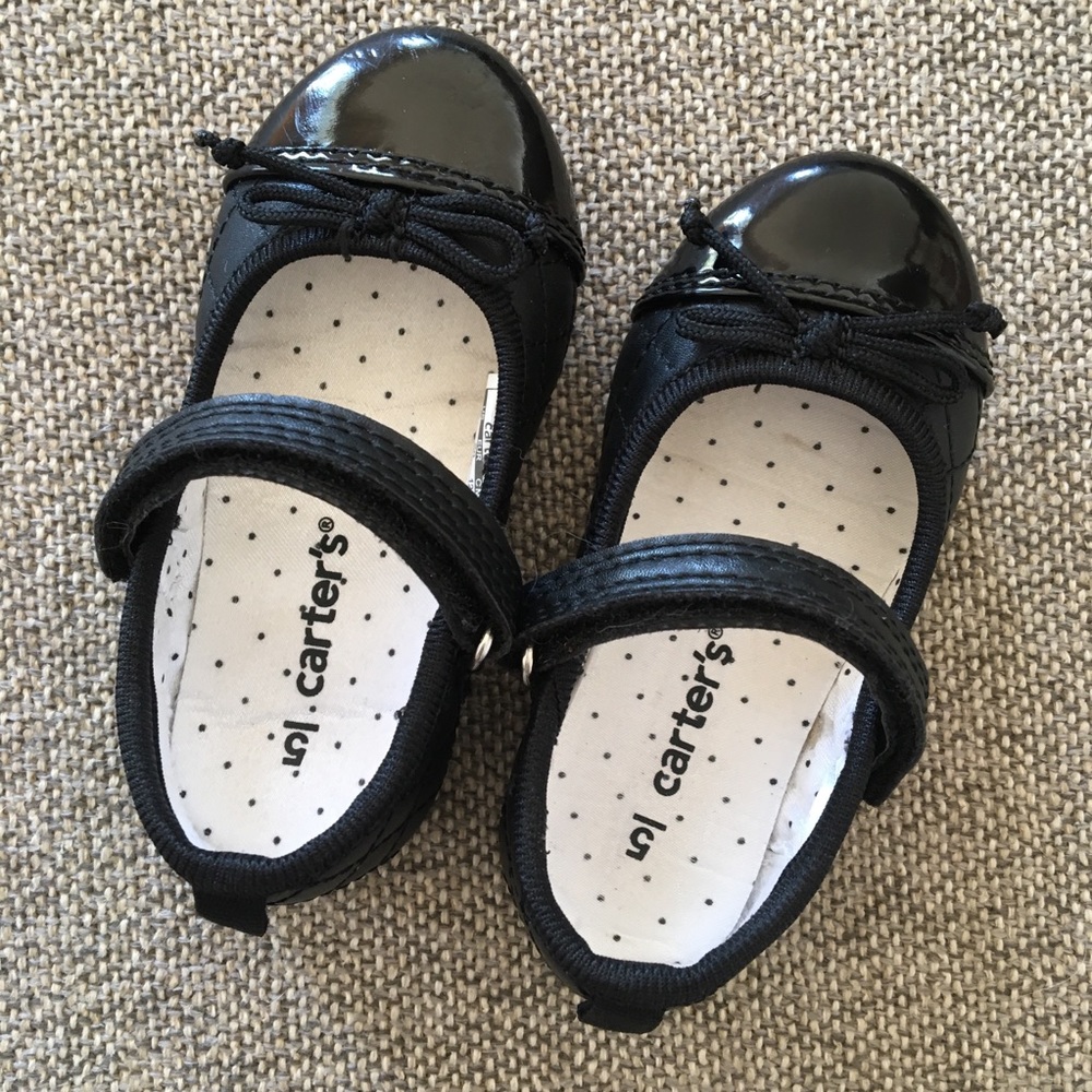 Carter’s Size 5 Black Patent Shoes